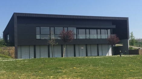 Local d'activité / Bureaux à louer ou à vendre (divisible) : Photo