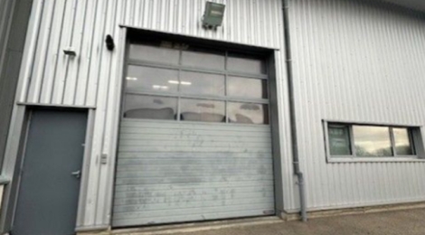 Local d'activité + Bureaux à louer (434 m²) : Photo