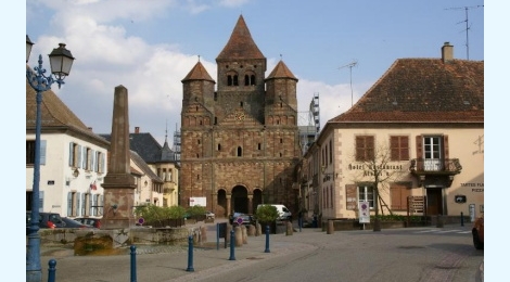 URGENT ! Local à louer pour restauration et artisanat : Photo