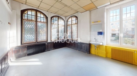 Local professionnel de 315 m² à vendre : Photo