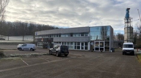 Local commercial de 195 m² (div.) à louer : Photo