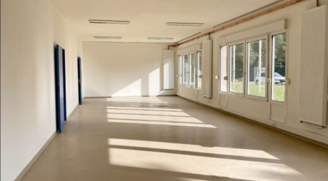 Local commercial / professionnel de 300 m² à vendre : Photo