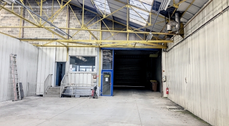 Local commercial 800m² : Photo