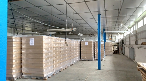 Bâtiment professionnel - stockage -bureaux + terrain constructible 752m² : Photo