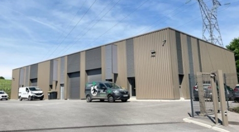 Local d'Activités de 210 m² à VRIGNY - A LOUER : Photo