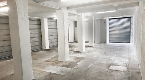 Entrepôt 82 m2 - Rideau de fer - Caméra de surveillance : Photo