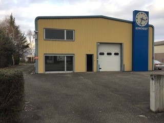 Atelier, Hall de stockage et Bureaux : Photo 1