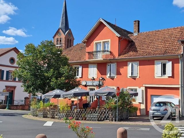 Ensemble immobilier : 1 restaurant + 3 logements : Photo 1