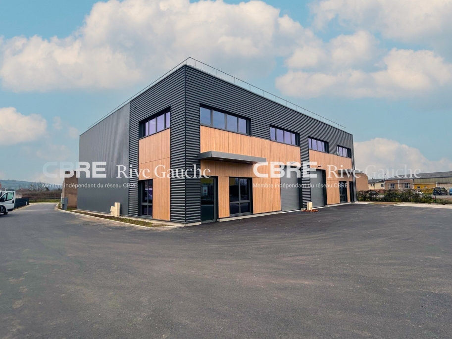 : Photo 1