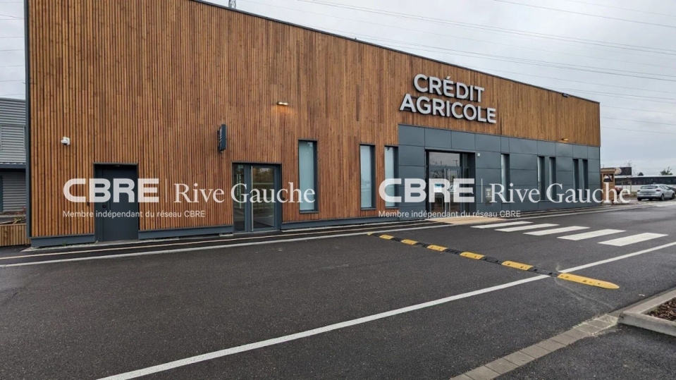 : Photo 1