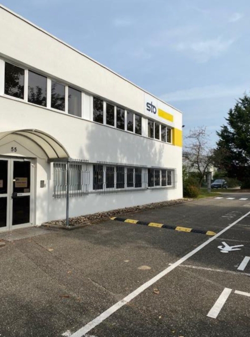 : Photo 1