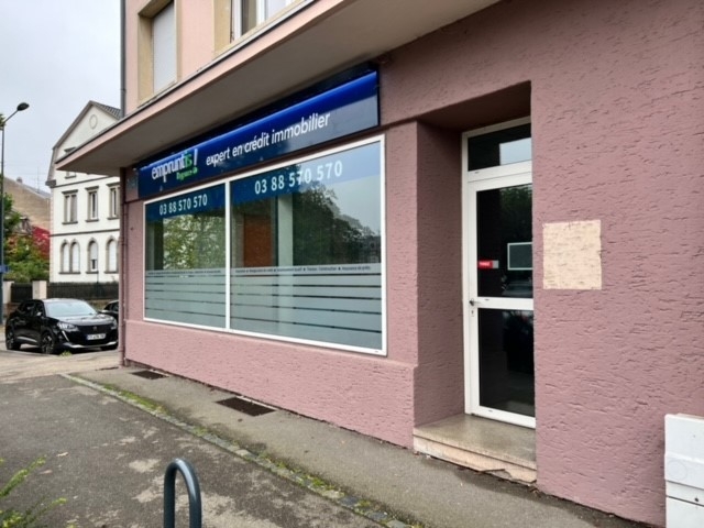 Local professionnel / commercial de 89 m² à louer : Photo 1