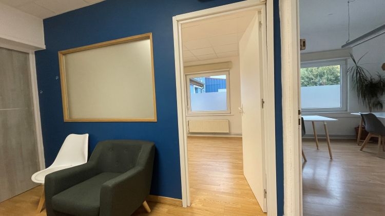 Centre d'affaires / Coworking - Le Pôle - BUREAU à LOUER : Photo 1