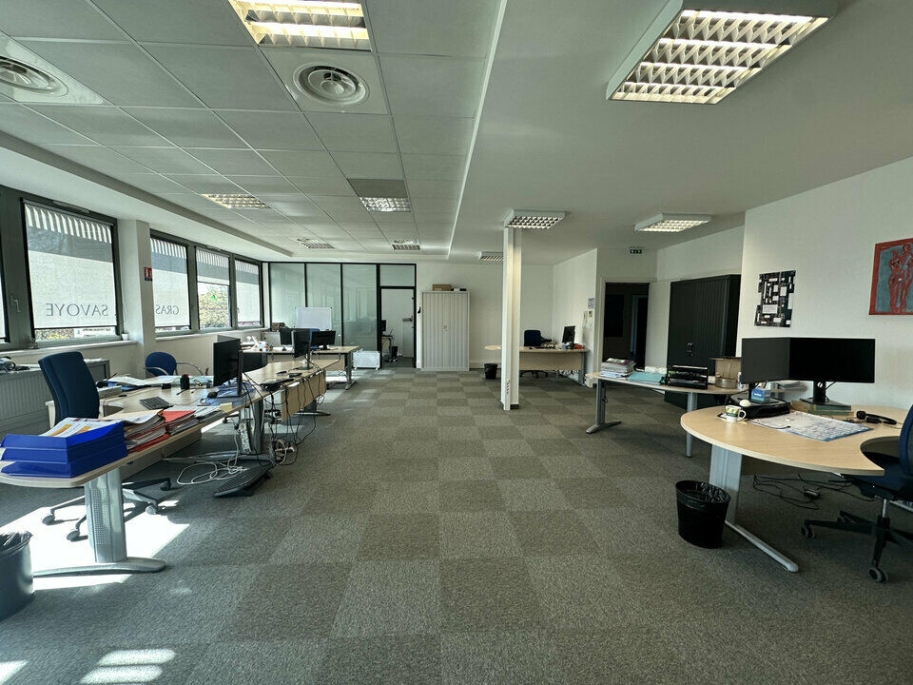 BUREAUX à LOUER : Photo 1