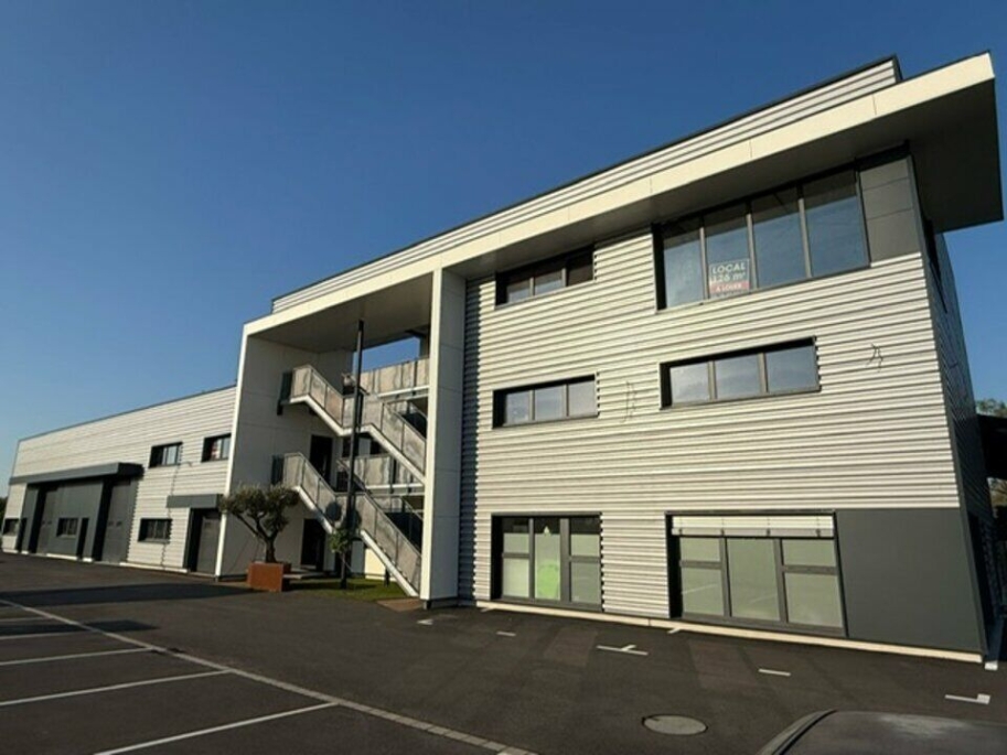 LOCAL D'ACTIVITE à LOUER : Photo 1