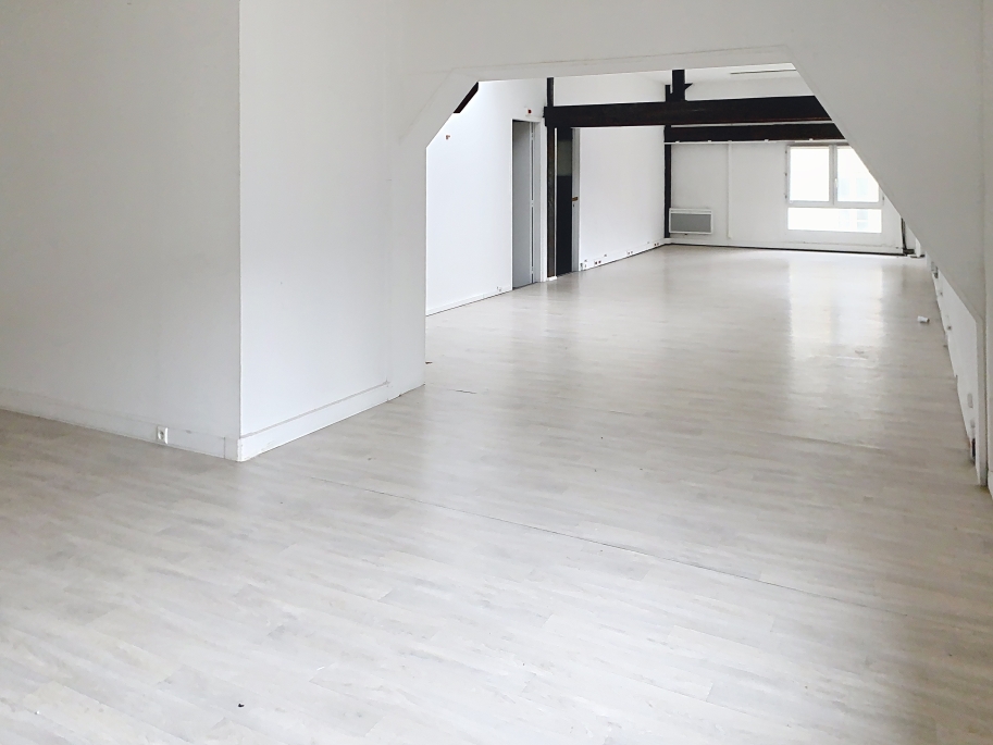 Bureaux 108m² : Photo 1