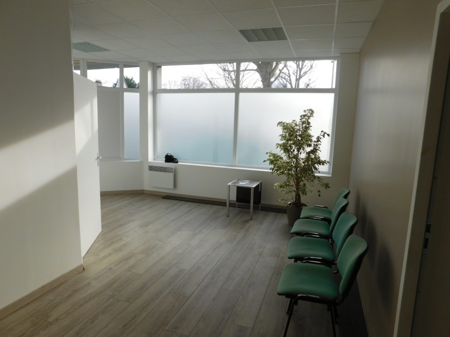 Local commercial - Bureaux 60m² : Photo 1