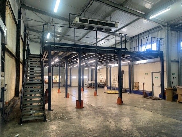 Entrepôt logistique 3200m² : Photo 1