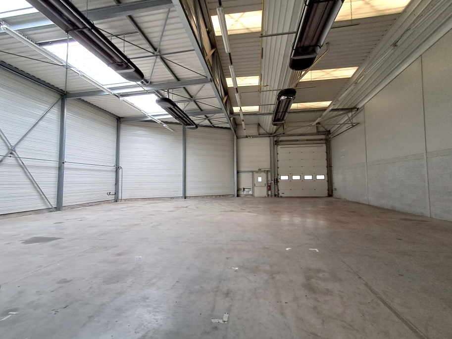 Local de 361m² à louer à l'hôtel d'entreprises de Reffye à Epinal : Photo 1