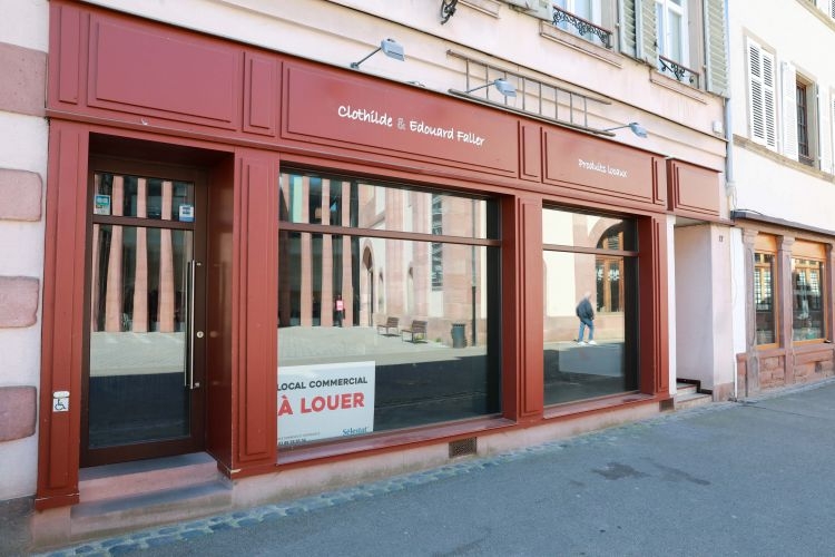 Local commercial de 82 m² à louer : Photo 1