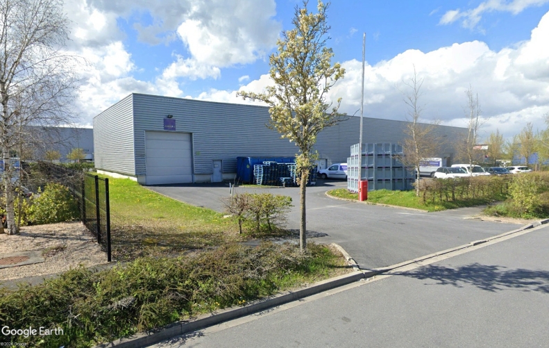 Entrepôt de 1 160 m² : Photo 1