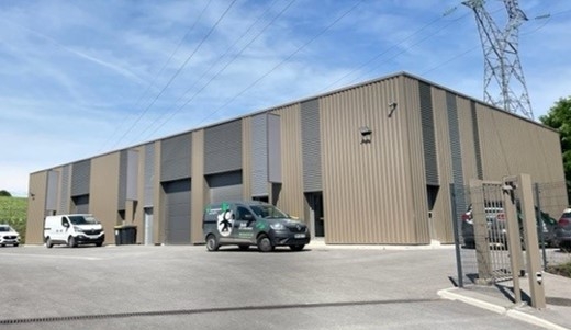 Local d'Activités de 210 m² à VRIGNY - A LOUER : Photo 1