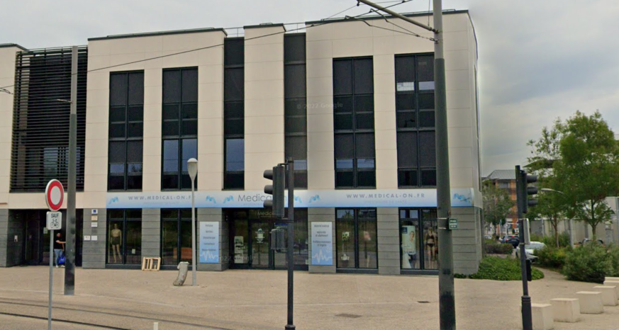 Le Parvis - Lot N°4 ERP en RDC de 187 m² : Photo 1