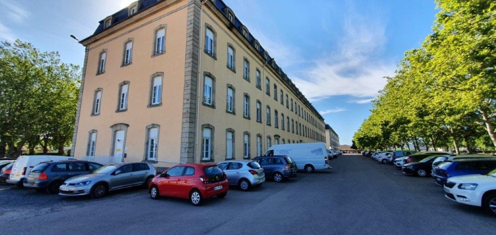 Quartier de la Magdeleine bureaux de 230 m² : Photo 1