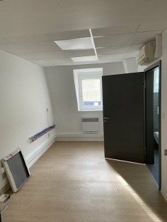 BUREAUX à LOUER : Photo 3