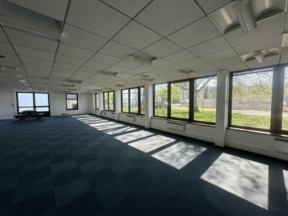 BUREAUX à LOUER : Photo 2