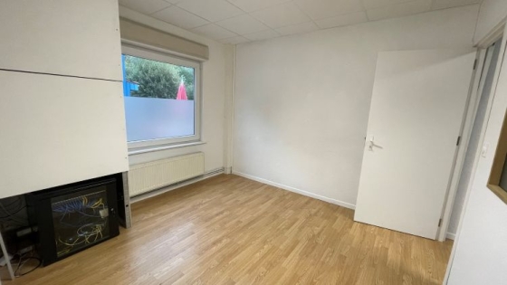 BUREAU ou LOCAL COMMERCIAL à LOUER : Photo 2