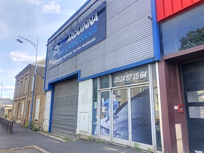 Local commercial 800m² : Photo 3