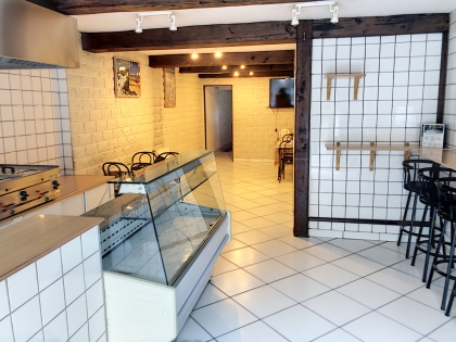 Ensemble immobilier commercial avec habitation 160m² : Photo 2