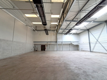 Local de 361m² à louer à l'hôtel d'entreprises de Reffye à Epinal : Photo 2