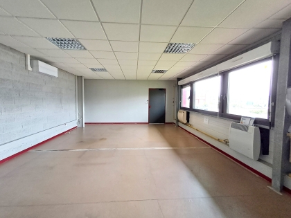 Local de 361m² à louer à l'hôtel d'entreprises de Reffye à Epinal : Photo 3