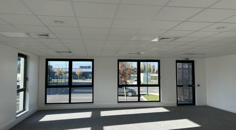 BUREAUX NEUFS à LOUER : Photo