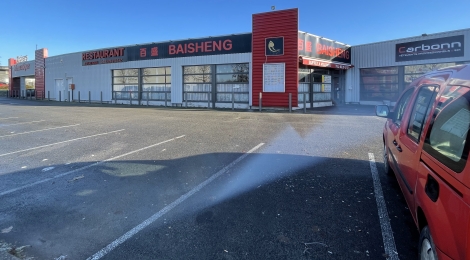 Cœur de Zone commerciale très rare 220 M² de Restaurant déjà équipé ou Tout Autre Commerce. : Photo