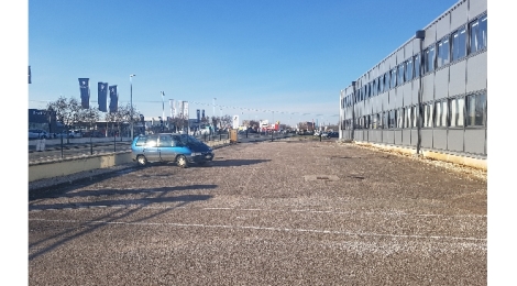 Local d'activités en vente et location à Chaumont : Photo