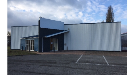 Local d'activités à louer à Bourbonne Les Bains : Photo