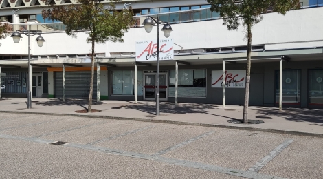 LOCATION - LOCAL COMMERCIAL 117 M² HYPER CENTRE : Photo