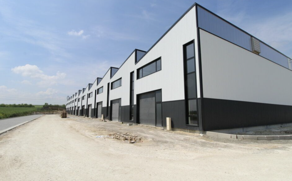 Locaux d'Activités avec bureaux à partir de 232 m² à CORMONTREUIL - A LOUER : Photo 1