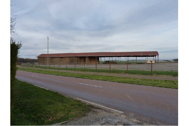 Local d'activités à louer à Richebourg : Photo 1