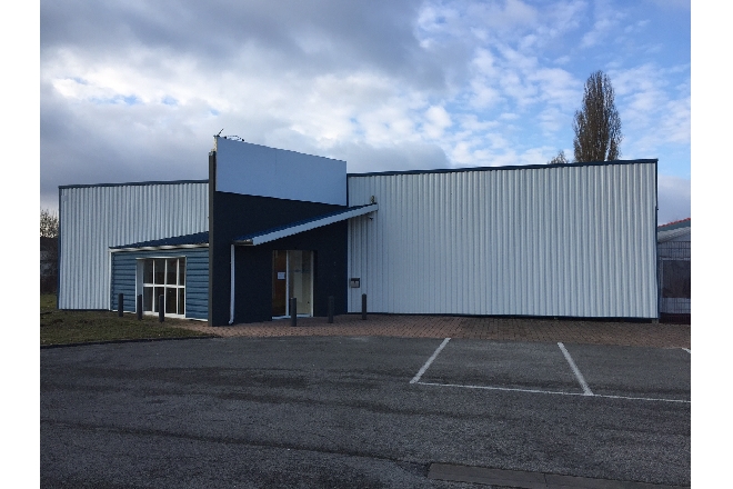 Local d'activités à louer à Bourbonne Les Bains : Photo 1