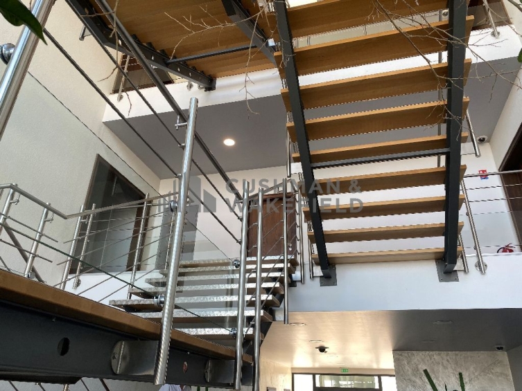 BUREAUX 162 m² (Div. 50 m² à louer(BISCHHEIM 67800) : Photo 1