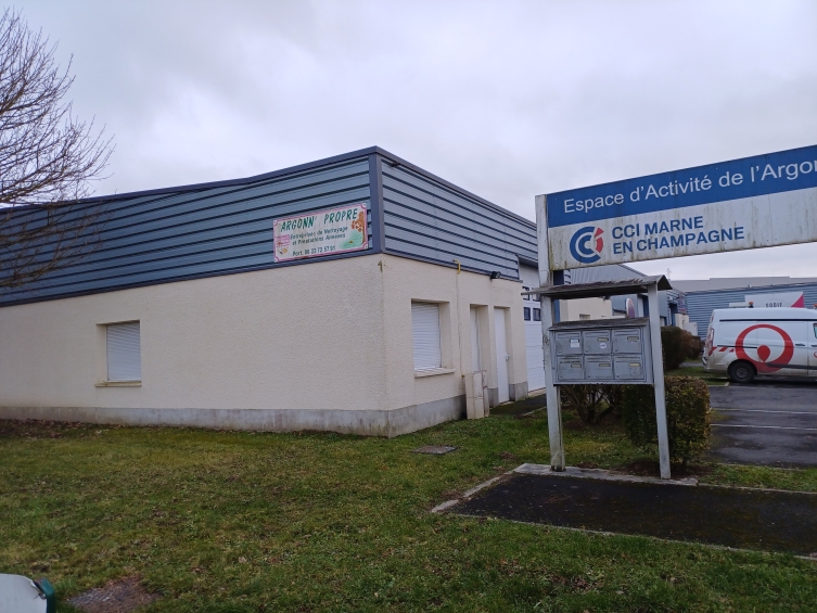 Espace d'activités Argonne Champenoise - Local de 196 m² : Photo 1