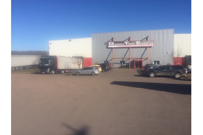 Local d'activités à louer à Bettancourt La Ferree : Photo 1