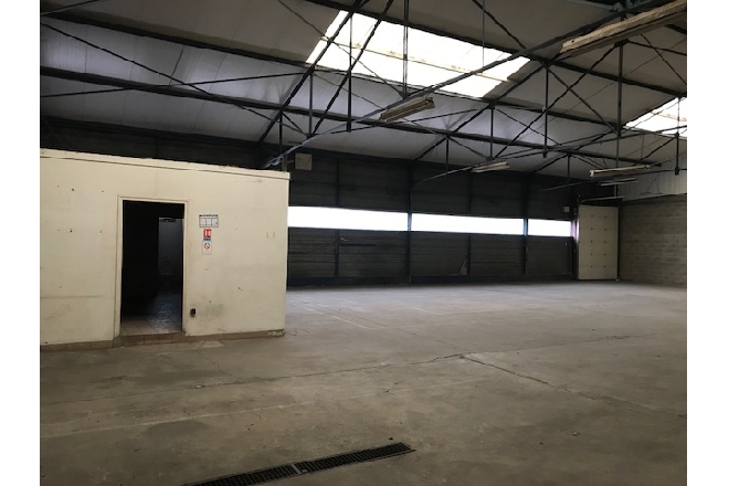 Local d'activités à louer à Saint-dizier : Photo 1