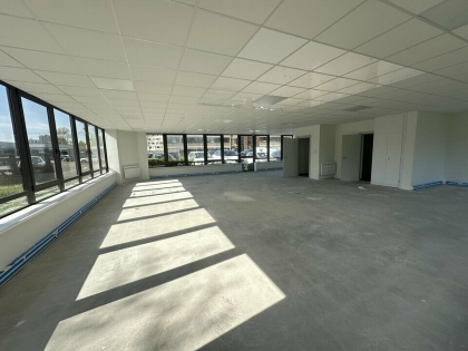 BUREAUX à LOUER : Photo 2