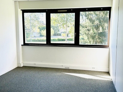 BUREAUX à LOUER : Photo 2