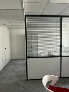 BUREAUX à LOUER : Photo 2